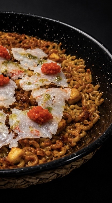 Fideua de carpaccio de gambón
